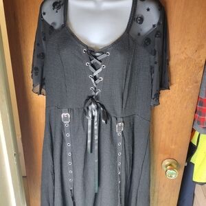 "Torrid" Black Lace-Up Dress with Sheer Skull Sleeves "Size 2XL"